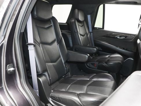 Used 2016 Cadillac Escalade Platinum image 28