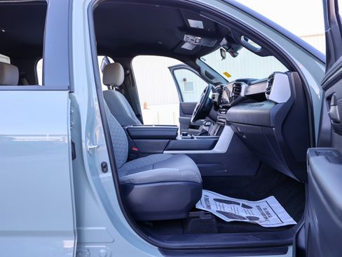 Used 2025 Toyota Tundra SR5 AWD/4WD image 33