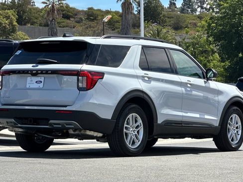 New 2026 Ford Explorer Active w/ Active Comfort Package RWD image 3