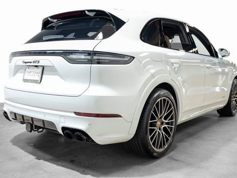 Used 2022 Porsche Cayenne GTS image 11