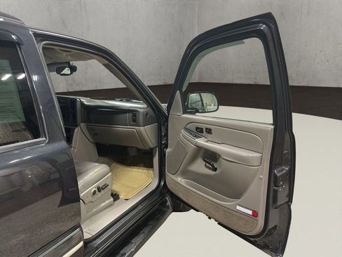 Used 2005 Chevrolet Tahoe LT w/ LT Preferred Equipment Group image 18