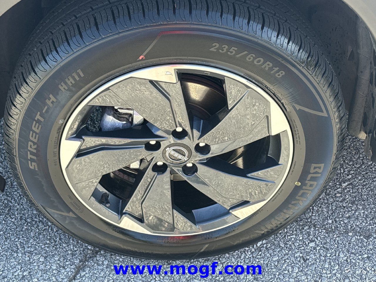 Used 2025 Nissan Rogue SV AWD/4WD image 26