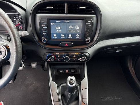 Used 2021 Kia Soul LX FWD image 25