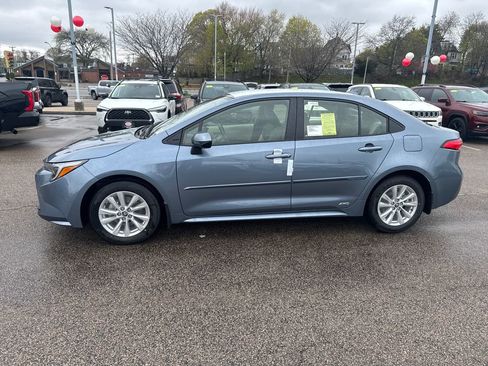 New 2026 Toyota Corolla LE AWD/4WD image 4
