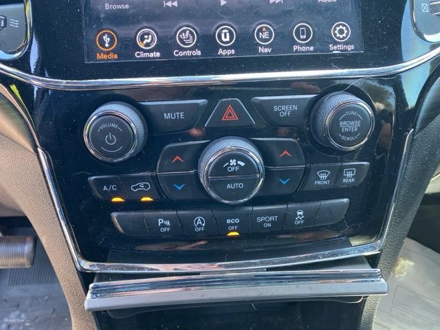Used 2021 Jeep Grand Cherokee Laredo X AWD/4WD image 18