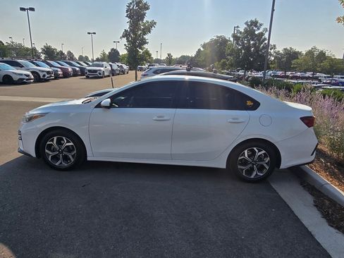 Used 2019 Kia Forte LXS FWD image 2