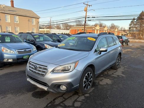 Used 2016 Subaru Outback 2.5i Limited image 2