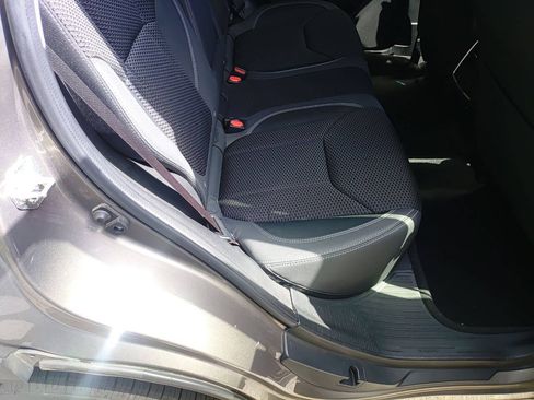 Used 2019 Subaru Forester Premium w/ All-Weather Package AWD/4WD image 14