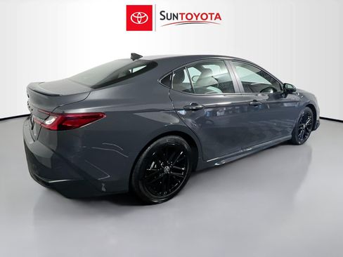 Used 2026 Toyota Camry SE FWD image 4