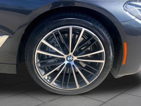 Used 2022 BMW 540i w/ Premium Package image 10