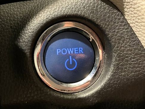 Used 2020 Toyota RAV4 XLE w/ XLE Grade Weather Package AWD/4WD image 42