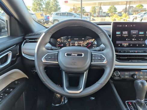Used 2024 Jeep Compass Limited AWD/4WD image 17