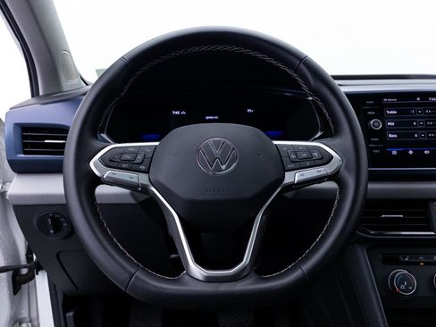 Used 2022 Volkswagen Taos SE FWD image 32
