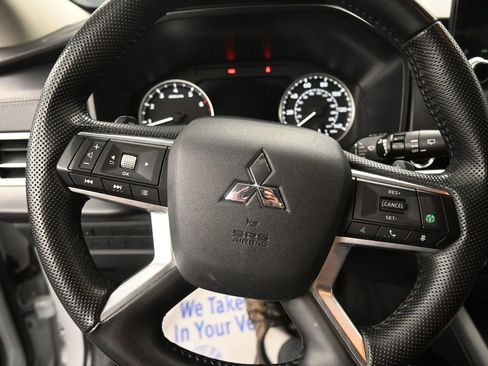 Used 2024 Mitsubishi Outlander SE image 38
