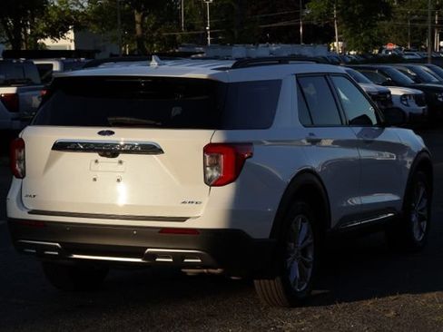 Certified 2023 Ford Explorer XLT w/ Equipment Group 202A AWD/4WD image 4