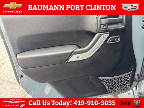 Used 2014 Jeep Wrangler Unlimited Sahara w/ Dual Top Group AWD/4WD image 11