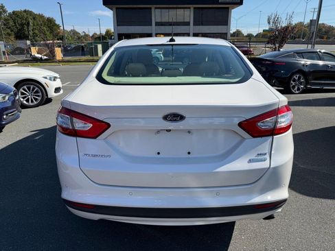 Used 2015 Ford Fusion SE w/ Equipment Group 202A image 5
