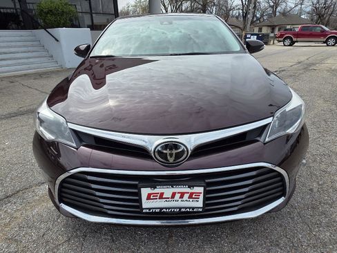 Used 2018 Toyota Avalon XLE image 2
