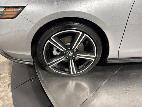 Used 2023 Honda Accord Sport image 2