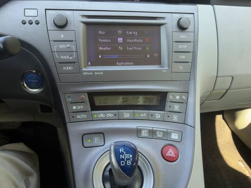 Used 2012 Toyota Prius Three image 11