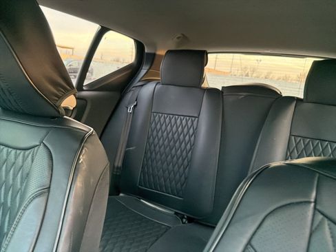 Used 2020 Volvo XC40 T4 Momentum image 13