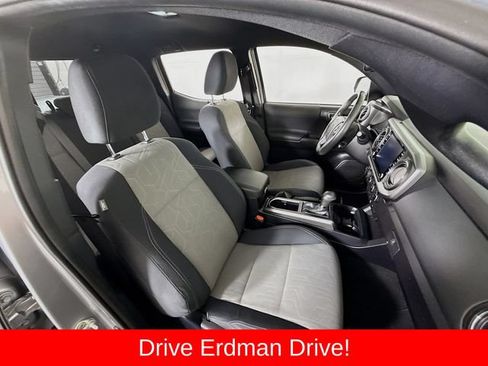 Certified 2021 Toyota Tacoma TRD Off-Road AWD/4WD image 24