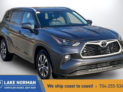Used 2022 Toyota Highlander XLE
