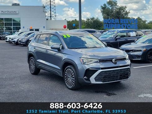 Certified 2025 Volkswagen Taos SE FWD image 1