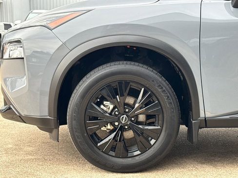 Used 2023 Nissan Rogue SV w/ SV Premium B Package image 6