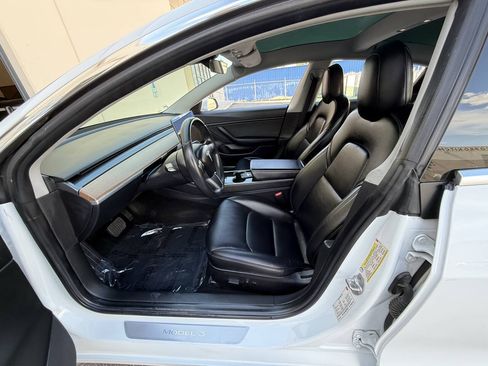 Used 2018 Tesla Model 3 Long Range RWD image 19