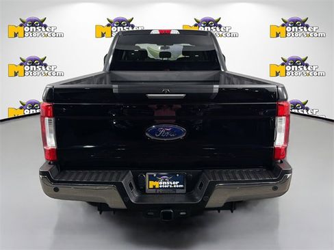Used 2017 Ford F250 XLT w/ XLT Premium Package image 6