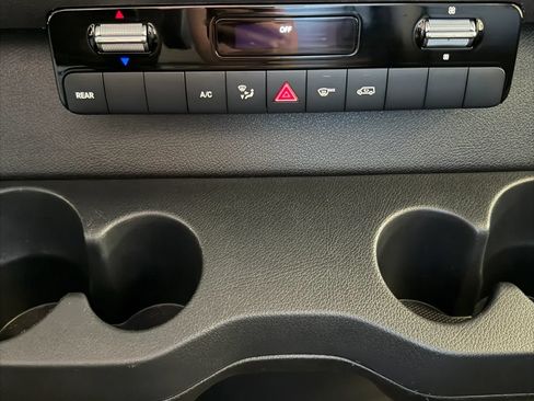 Used 2021 Mercedes-Benz Sprinter 3500 w/ Comfort Plus Package image 18