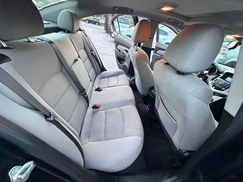 Used 2014 Chevrolet Cruze LT FWD image 15