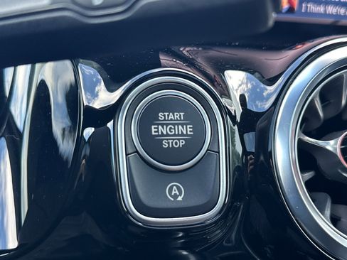 Used 2025 Mercedes-Benz GLA 250 4MATIC image 23