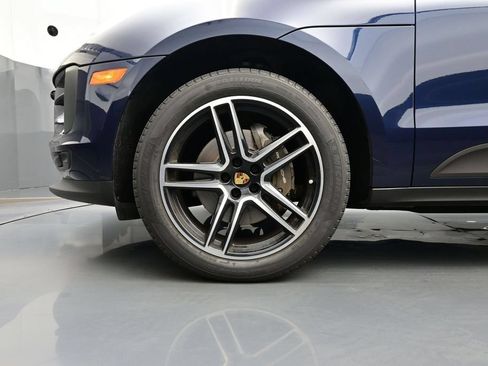 Certified 2021 Porsche Macan AWD/4WD image 6