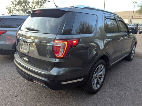 Used 2018 Ford Explorer Limited image 3