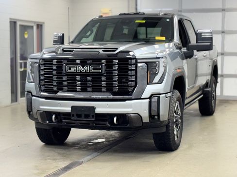 Used 2024 GMC Sierra 2500 Denali Ultimate image 3