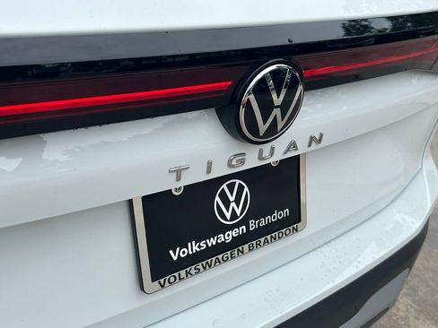 New 2026 Volkswagen Tiguan SE FWD image 29