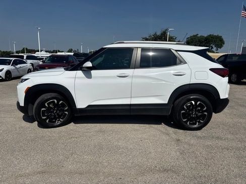 Used 2021 Chevrolet TrailBlazer LT w/ Premium Seating Package FWD image 6