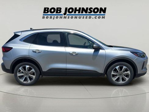 Used 2024 Ford Escape Platinum AWD/4WD image 2