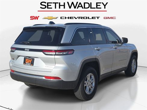 Used 2025 Jeep Grand Cherokee Laredo w/ Luxury Tech Group I image 5