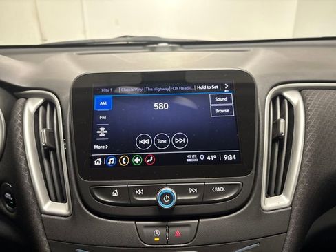 Used 2022 Chevrolet Malibu LT image 30