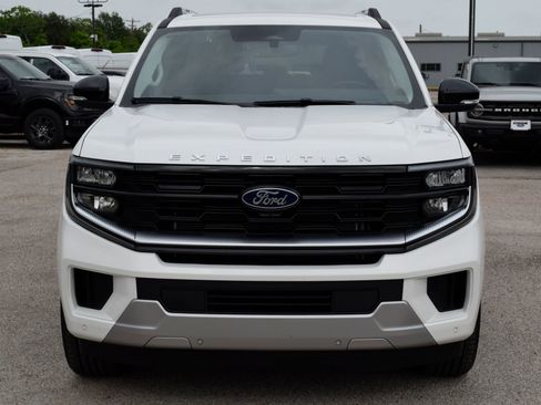 New 2026 Ford Expedition Platinum image 2