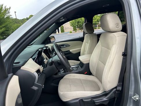 Used 2023 Chevrolet Traverse LS FWD image 35