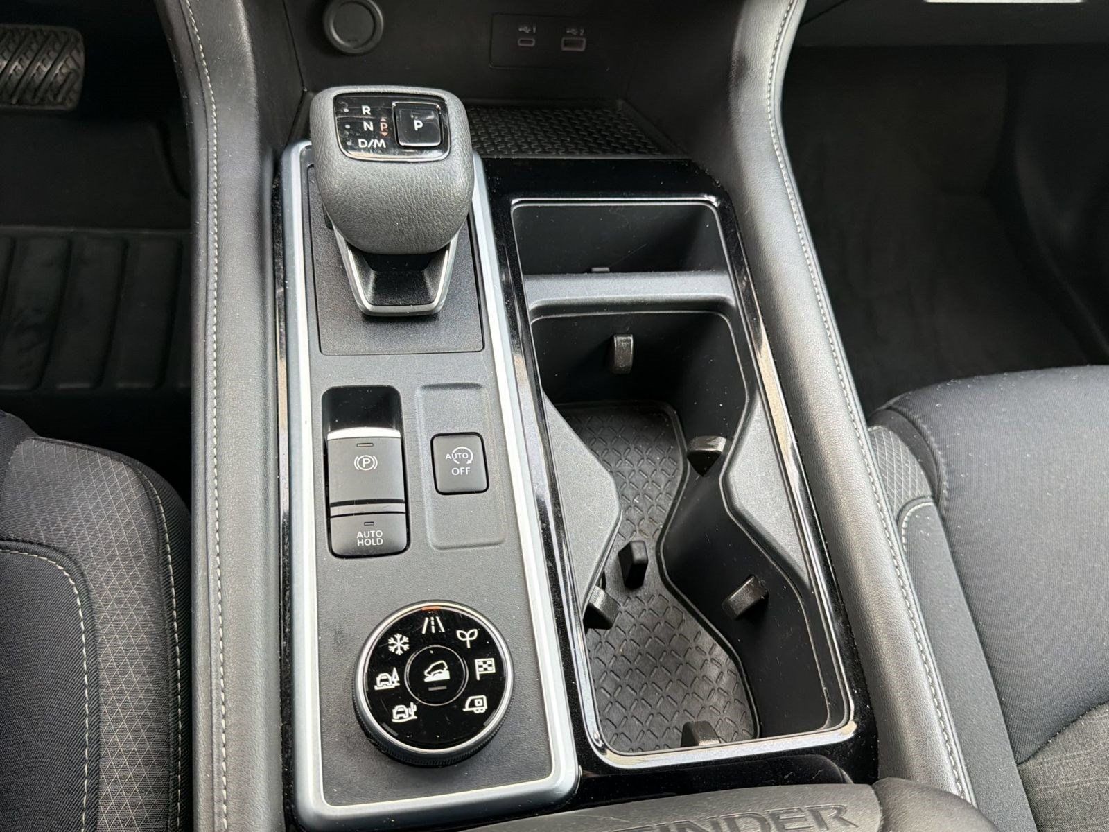 Used 2025 Nissan Pathfinder SV AWD/4WD image 19