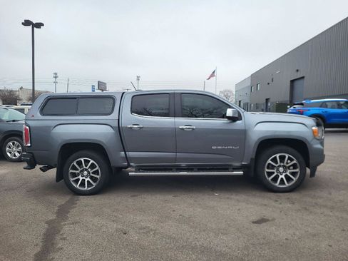 Used 2021 GMC Canyon Denali image 2