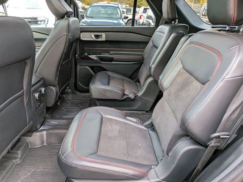 Certified 2024 Ford Explorer ST-Line w/ Class IV Trailer Tow Package image 16