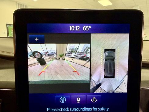 Used 2022 Ford Explorer King Ranch image 11