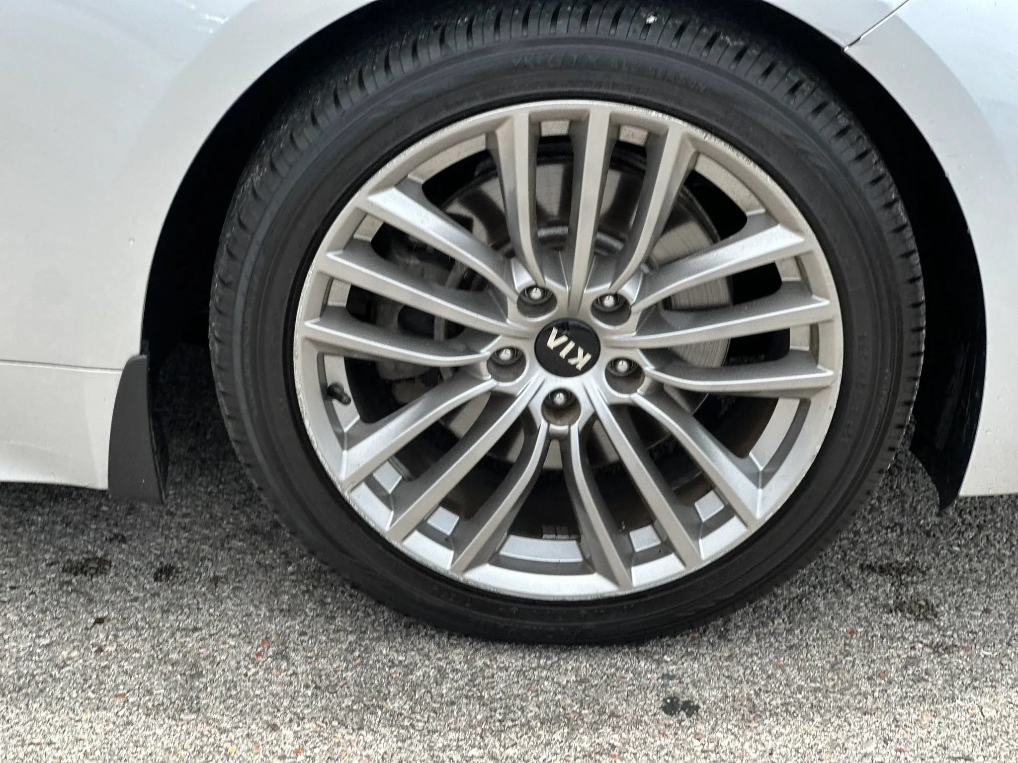 Used 2018 Kia Stinger RWD image 28