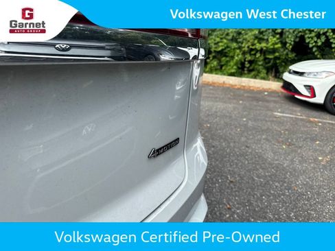 Used 2024 Volkswagen Atlas Cross Sport SEL AWD/4WD image 19